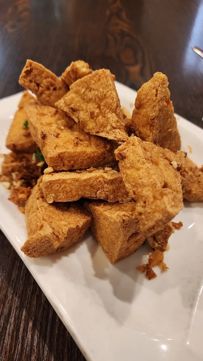 椒鹽炸豆腐 deep fried tofu with spicy salt & chili